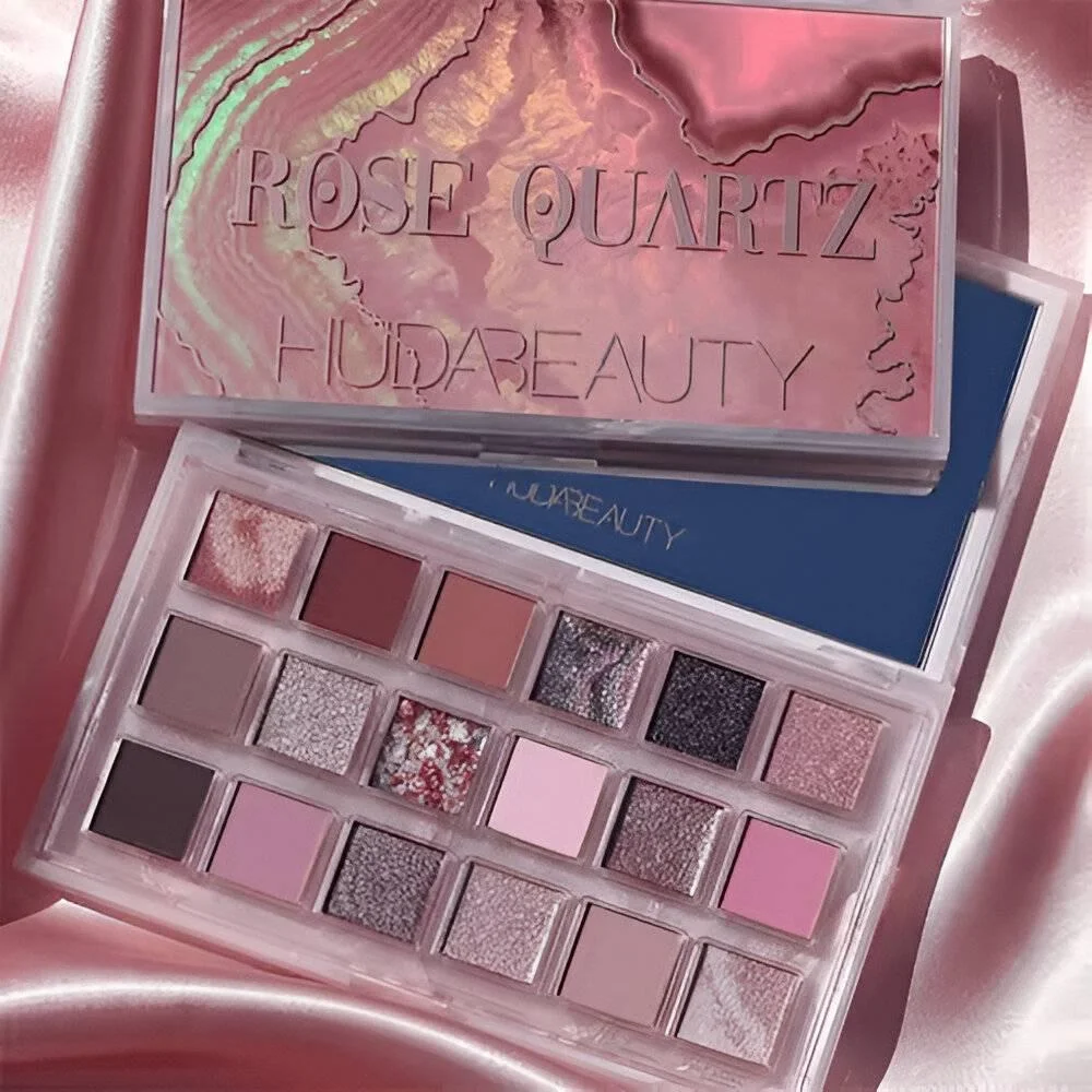 פלטת צלליות רוז קוורץ מבית Huda Beauty
