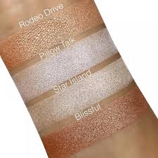 היילייטר "כל האורות" של OFRA COSMETICS - פלטת איפור מדגיש 4 ב-1 2