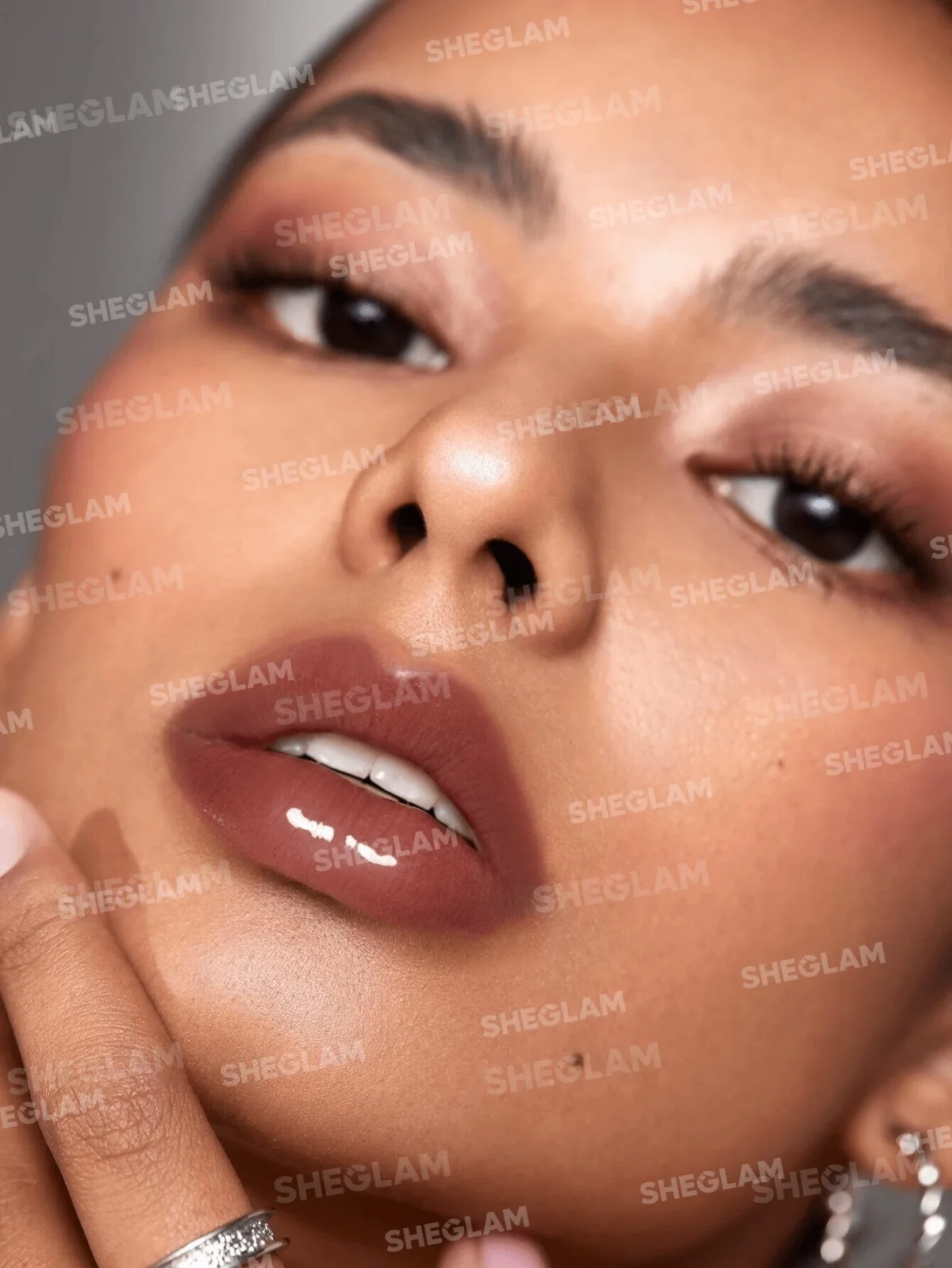 Glaze Days Lip Gloss - מיץ ענבים 4