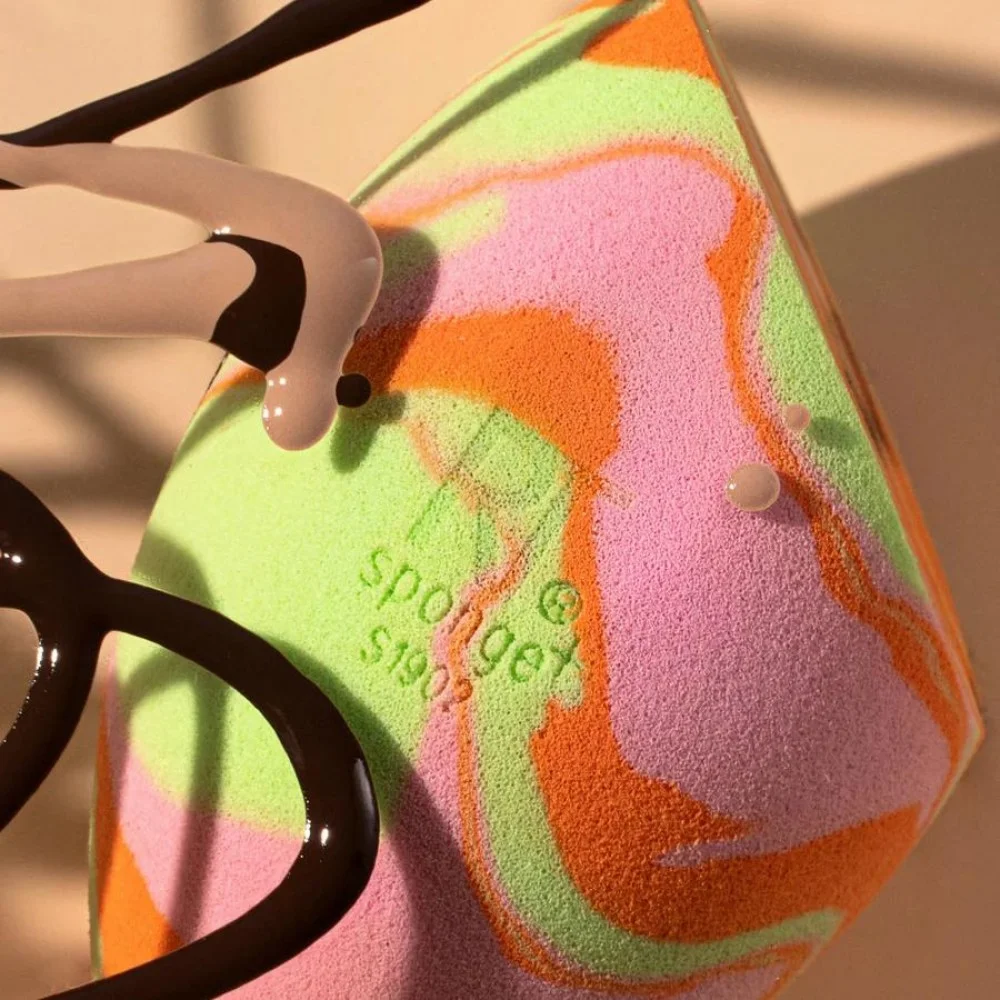 Real Techniques Miracle Skin Sponge 0048 4