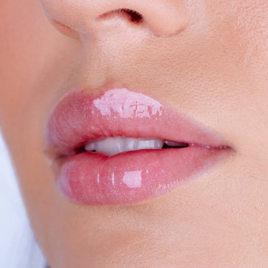 PIERRERENE Plumping Lip Gloss 01 - אייס מילק 3