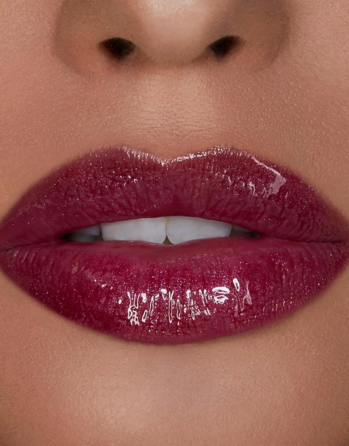 שעון חול Unreal High Shine Volumizing Lip Gloss-Impact 2