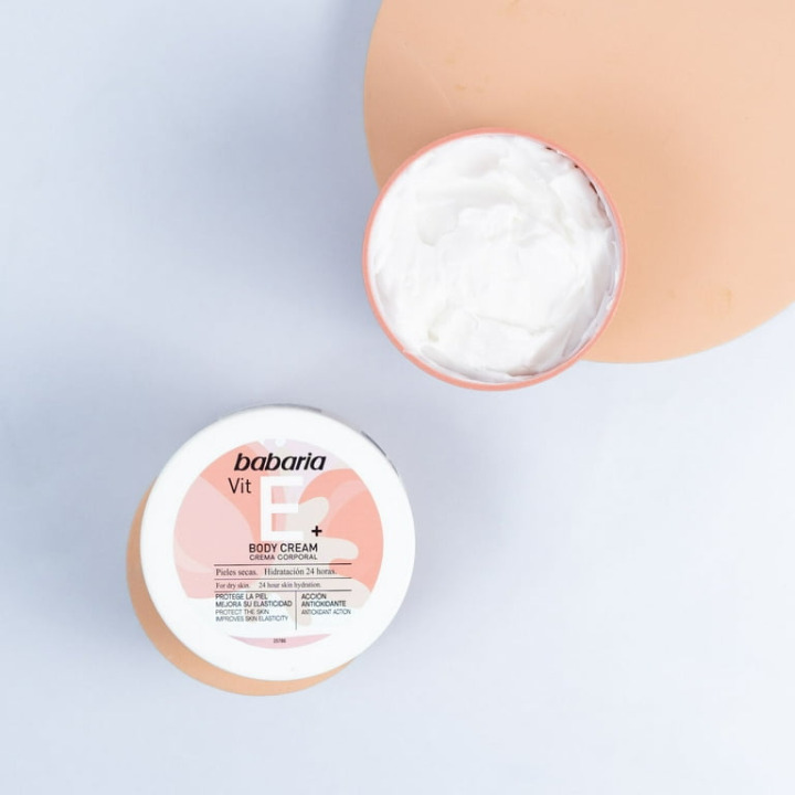 BABARIA VIT E+ BODY CREAM 400ML - קרם לחות לגוף עם ויטמין E 4