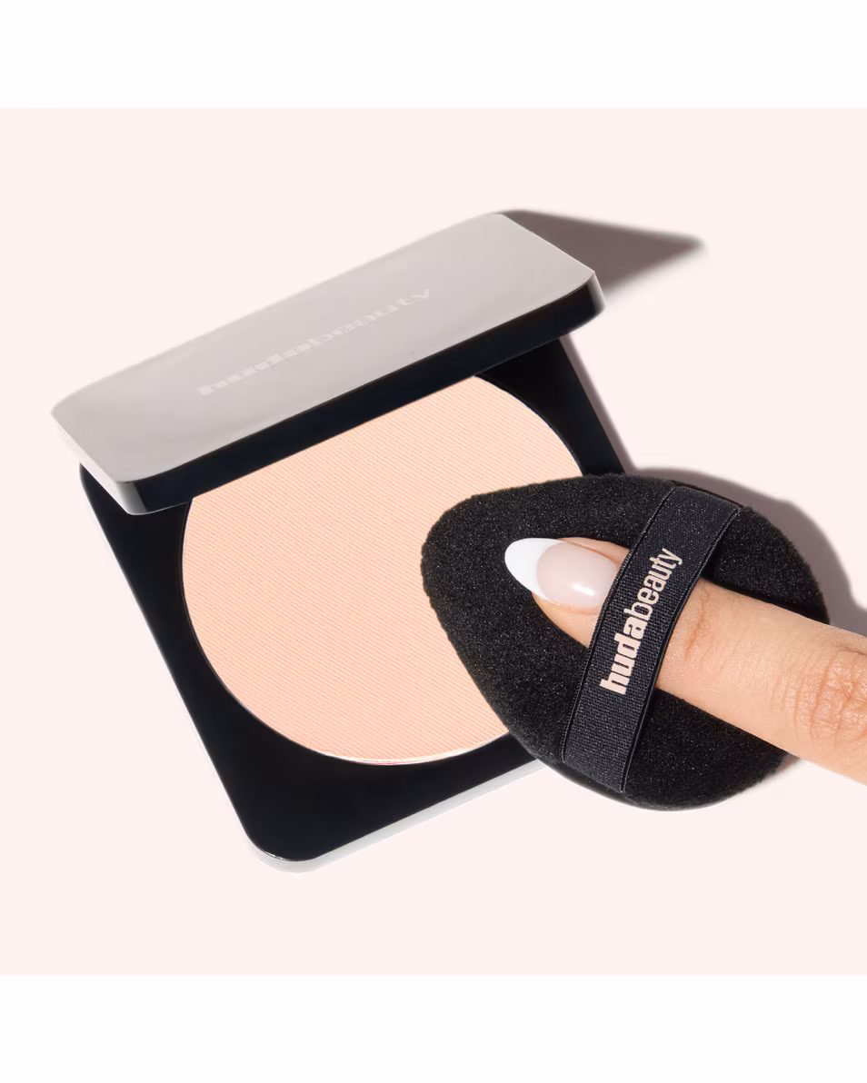 Huda Beauty Marshmallow Puff Easy Bake 5
